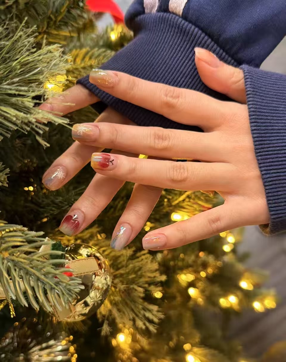 Gemini Nail & Eyelashes gallery